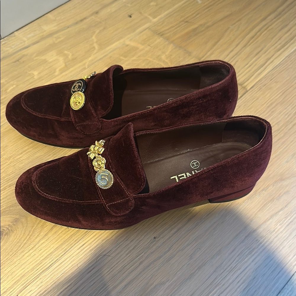 Chanel Burgundy Velvet Loafers with Gold Accents - Picture 3 of 5